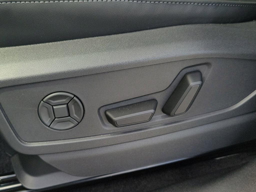 New 2025 Audi Q5 Premium image 18