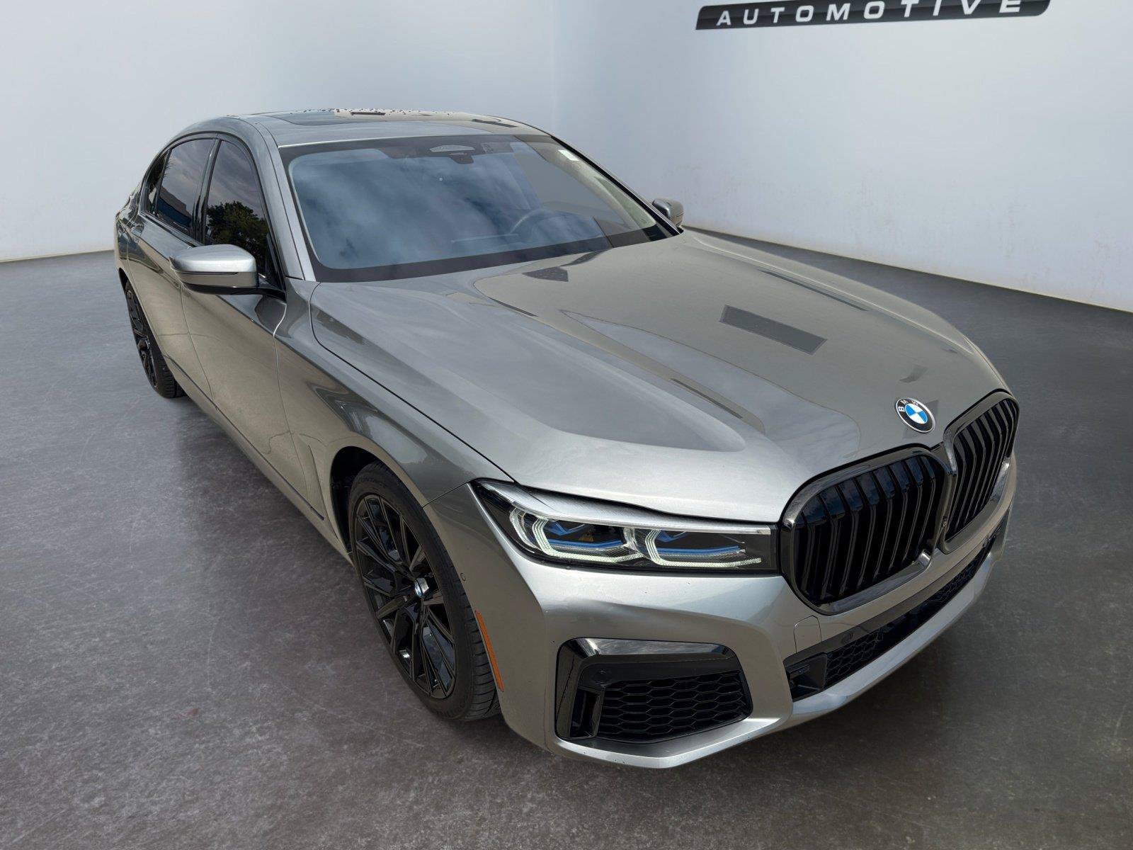 Used 2020 BMW M760i xDrive AWD/4WD image 11