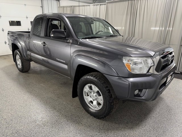 Used 2015 Toyota Tacoma 4x4 Access Cab V6 w/ TRD Off-Road Package image 3
