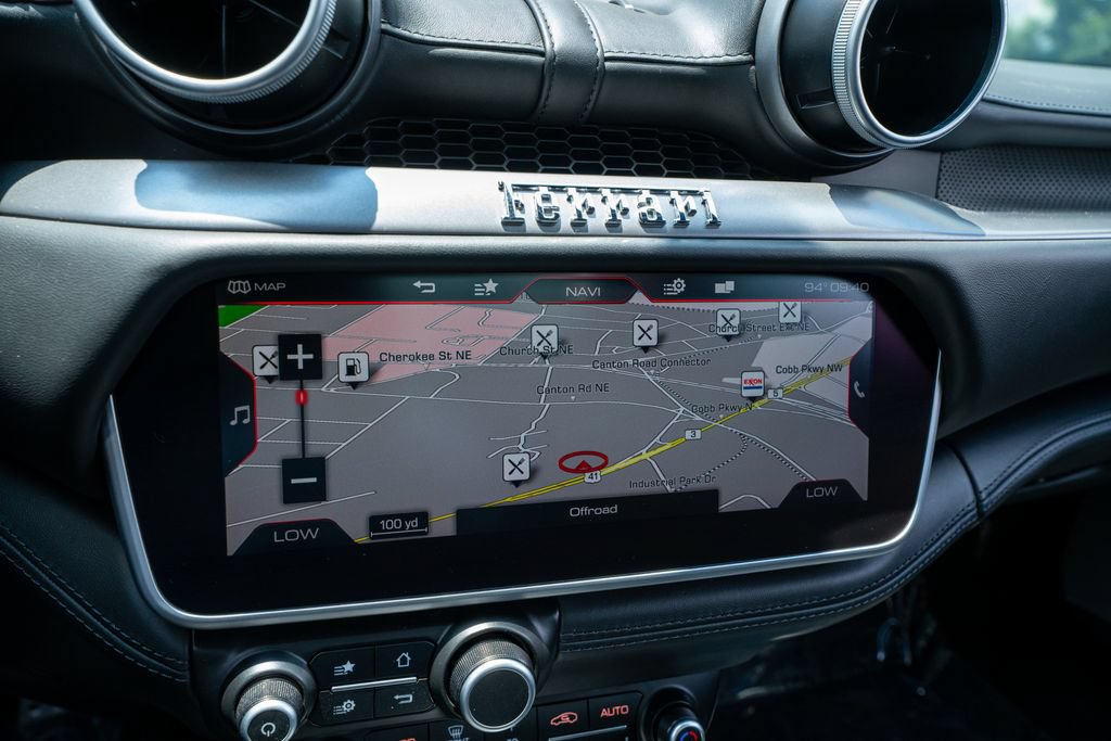 Used 2019 Ferrari Portofino RWD image 40