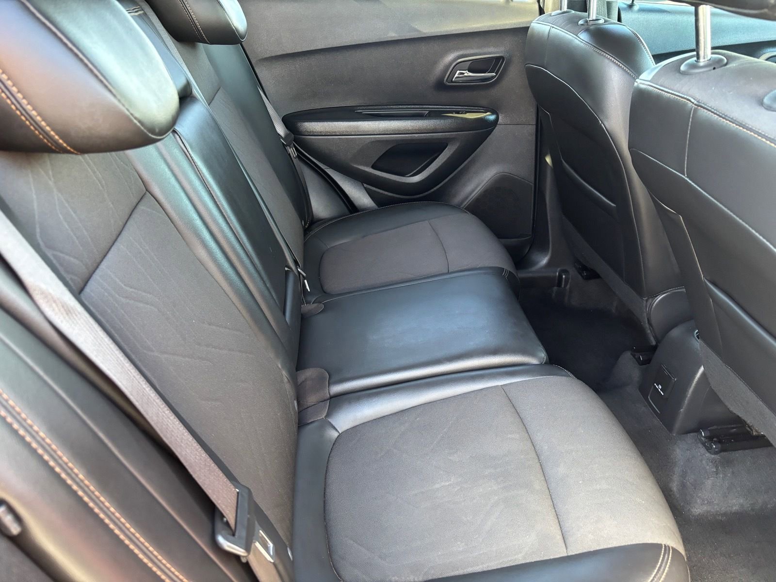 Used 2022 Chevrolet Trax LT w/ LT Convenience Package image 17