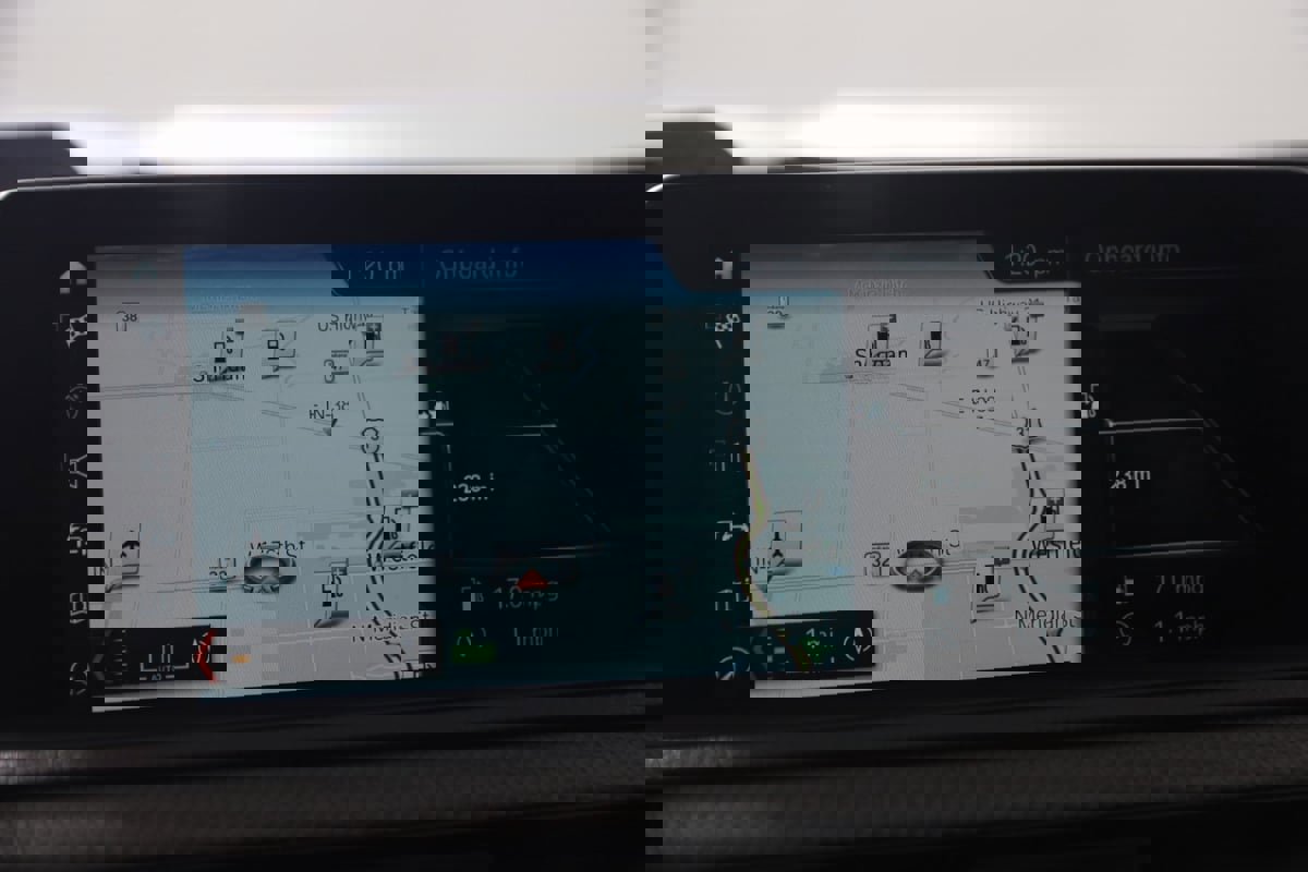 Used 2018 BMW M2 image 9