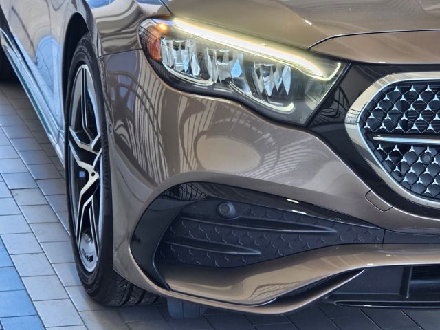 Used 2025 Mercedes-Benz E 350 4MATIC Sedan video 4