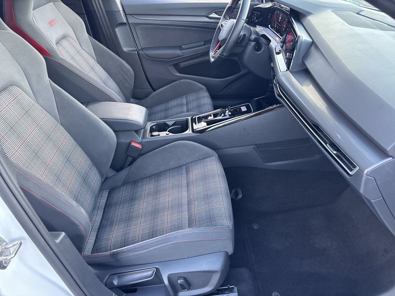 Used 2023 Volkswagen GTI 40th Anniversary Edition FWD image 9