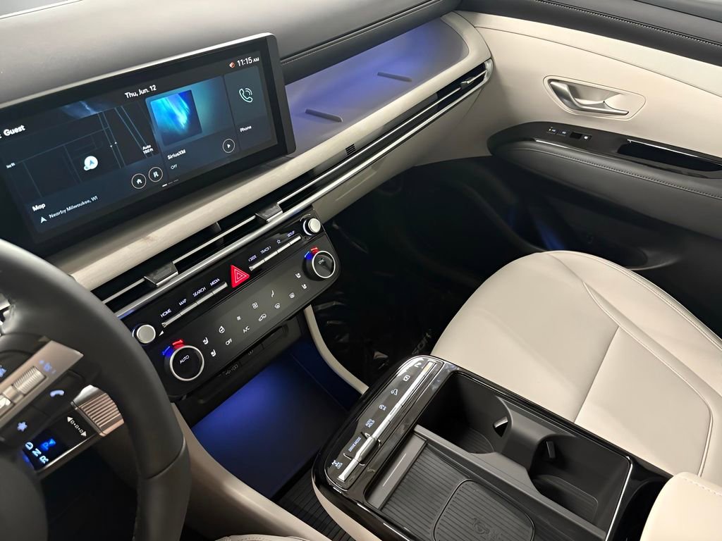 Certified 2025 Hyundai Tucson Limited AWD/4WD image 11