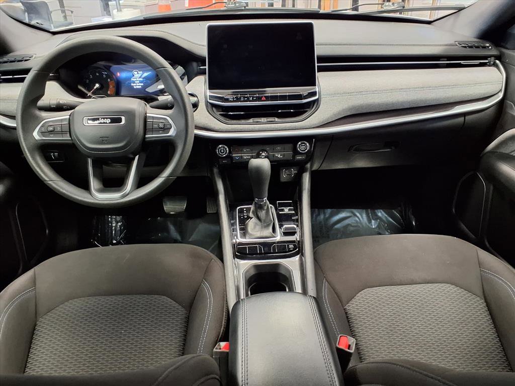 Used 2023 Jeep Compass Sport image 14