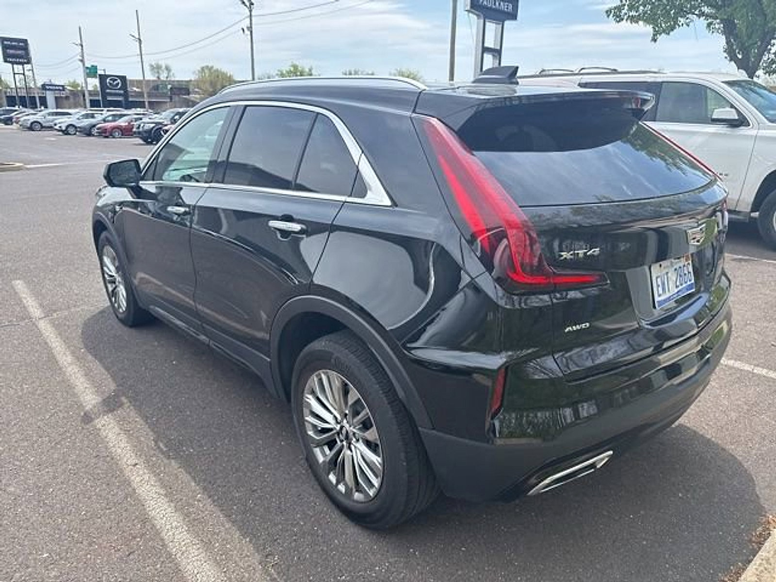 Used 2025 Cadillac XT4 Premium Luxury AWD/4WD image 4