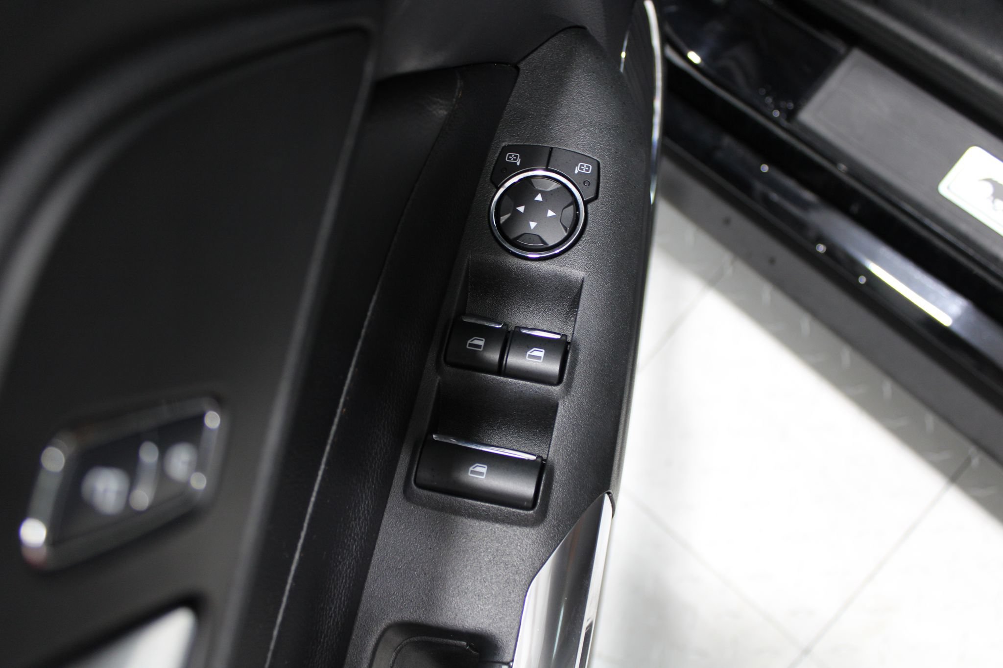 Used 2018 Ford Mustang GT Premium RWD image 37