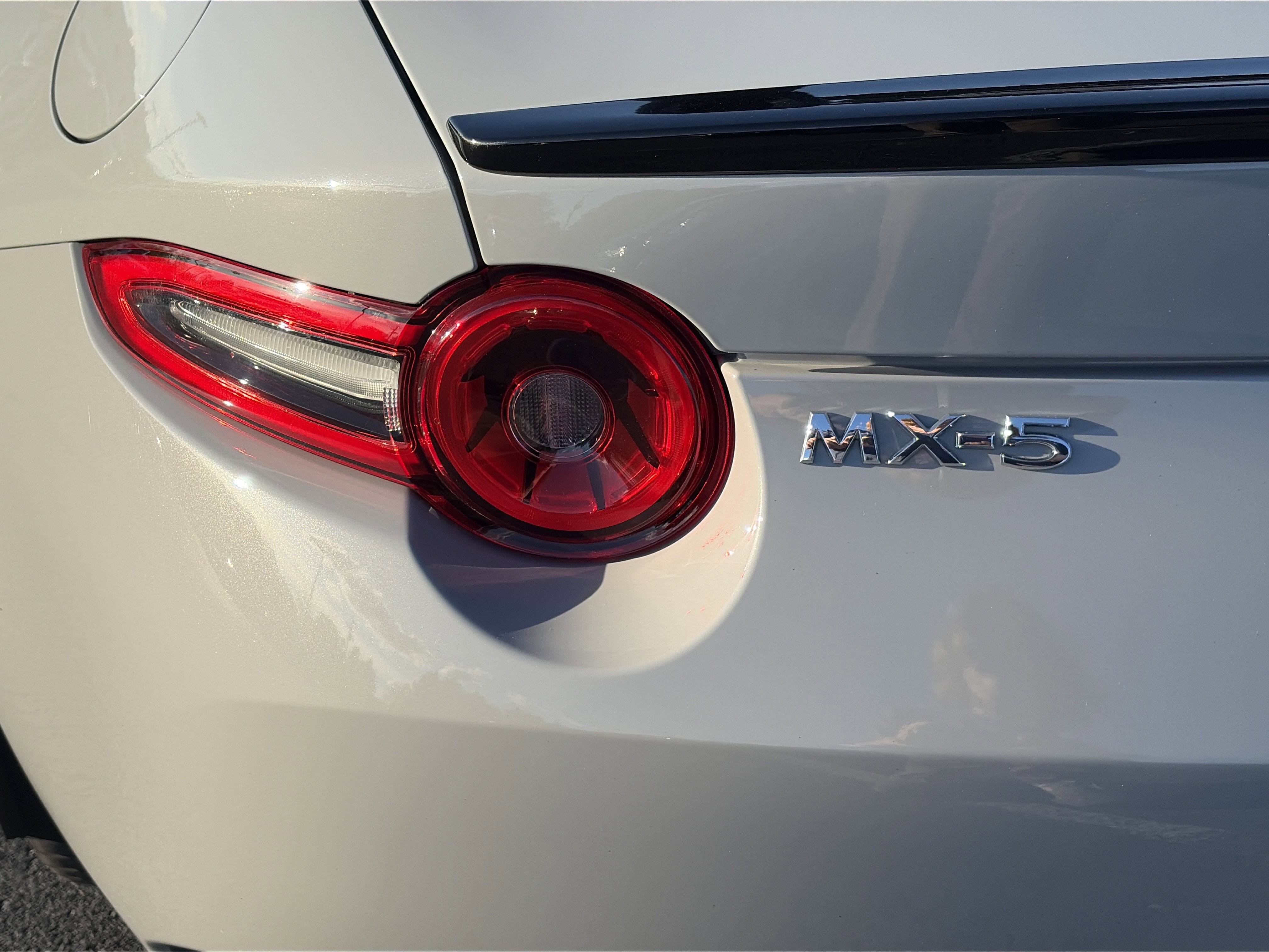 Used 2024 MAZDA MX-5 Miata Club image 9