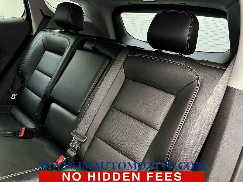 Used 2024 GMC Terrain SLT AWD/4WD image 15