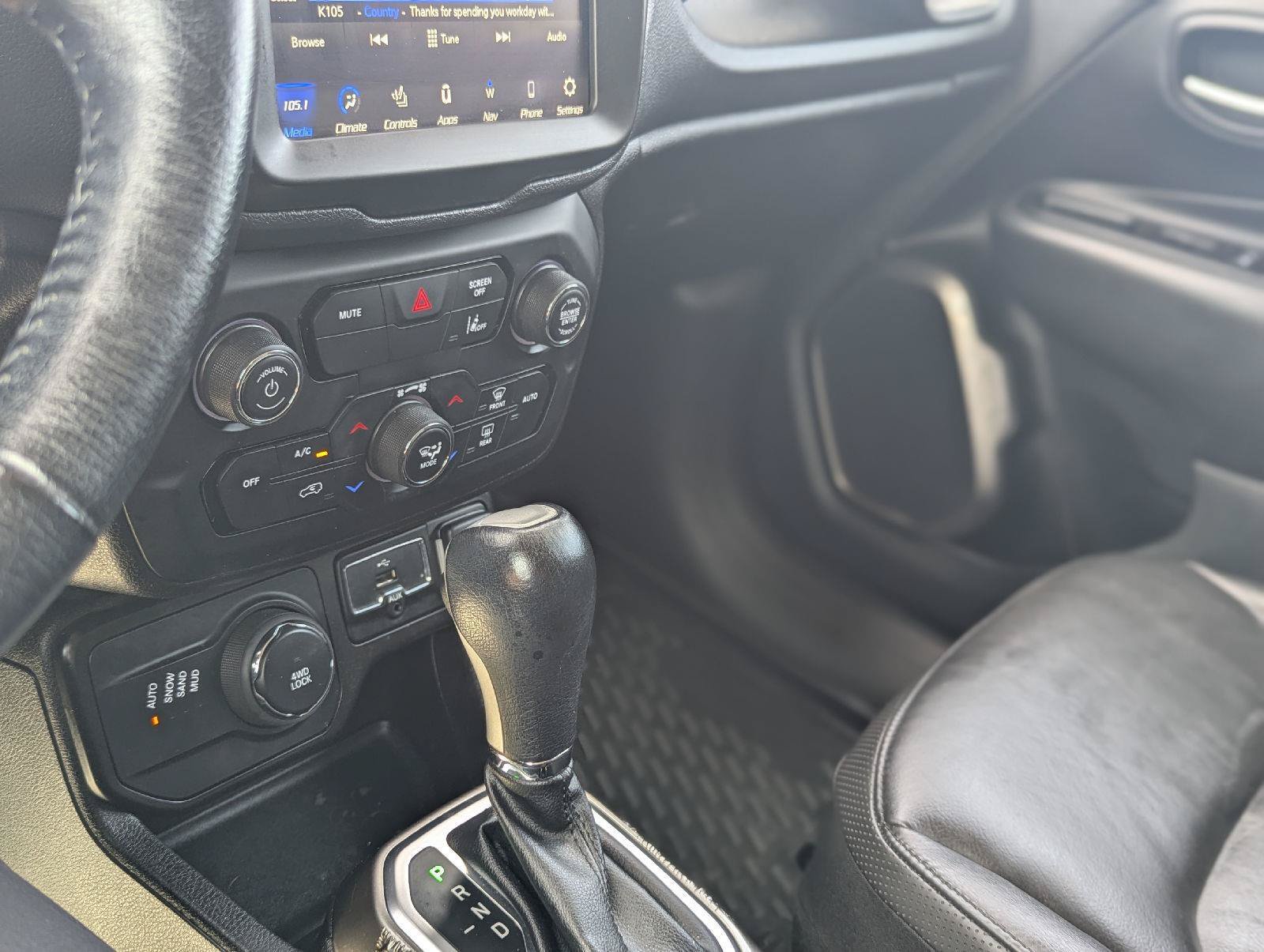Used 2021 Jeep Renegade Limited AWD/4WD image 26