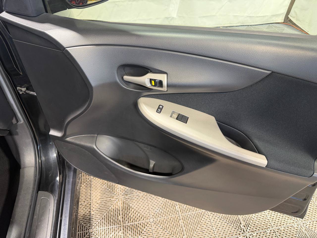 Used 2010 Toyota Corolla S FWD image 13