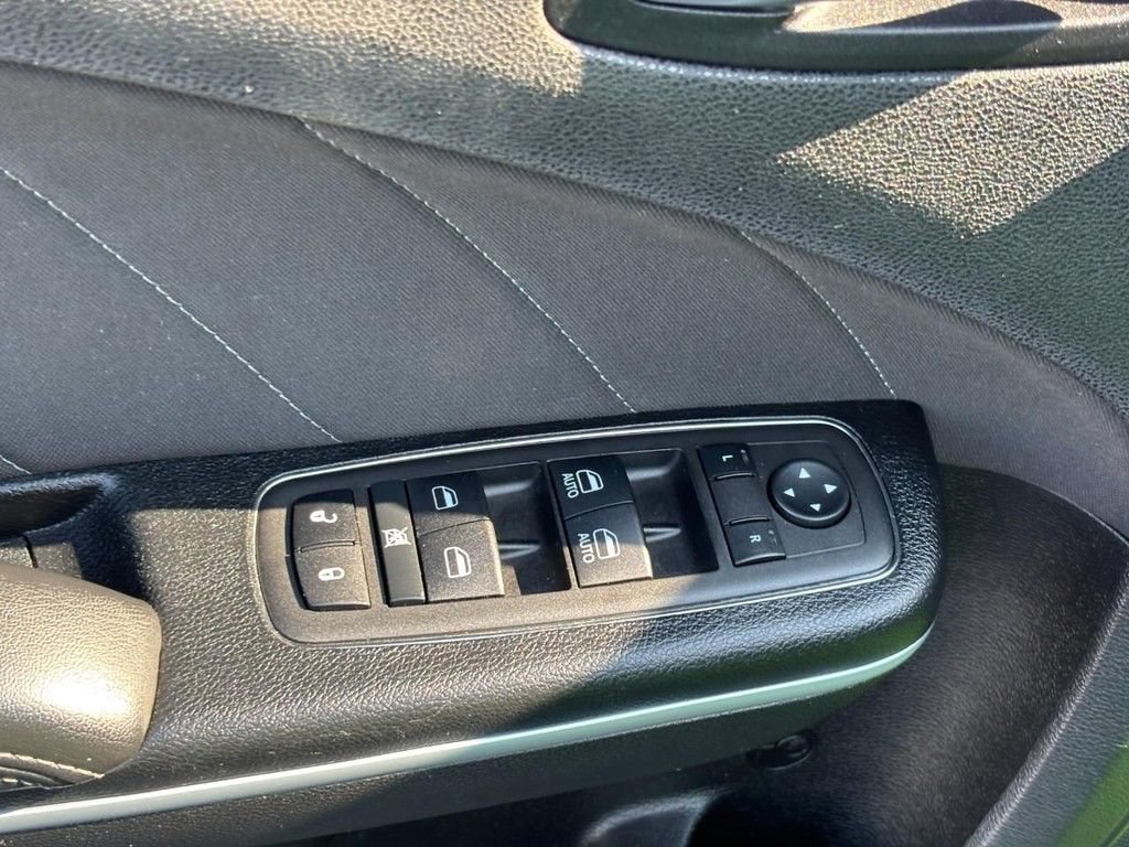 Used 2023 Dodge Charger R/T w/ Technology Group RWD image 16