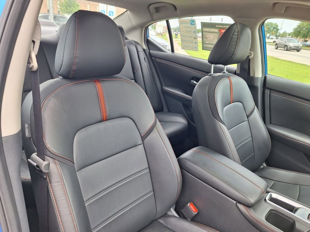Used 2025 Nissan Sentra SR w/ SR Premium Package FWD image 30