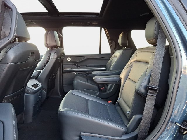 New 2027 Lincoln Navigator Reserve AWD/4WD image 9