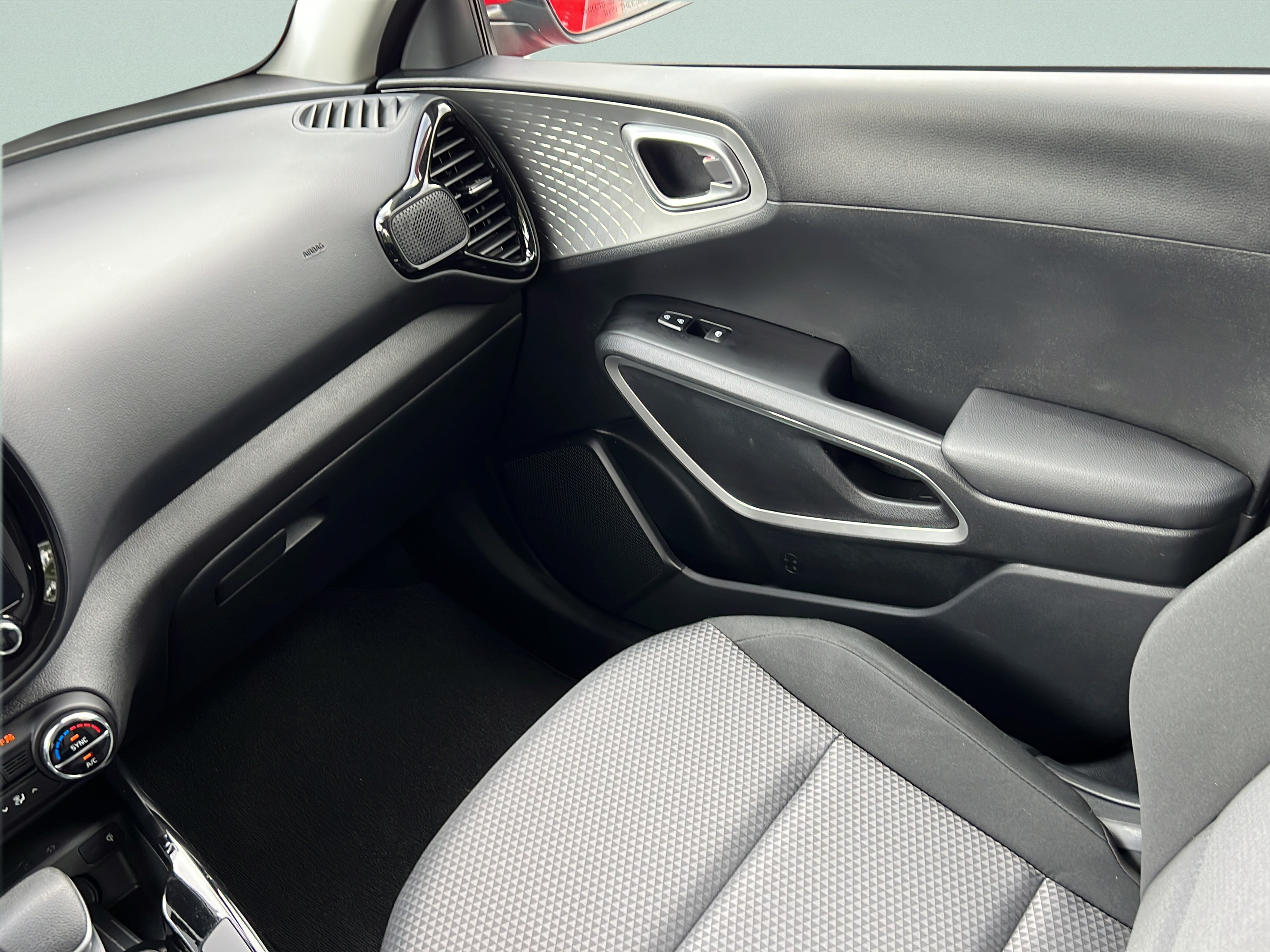 Certified 2024 Kia Soul S FWD image 13