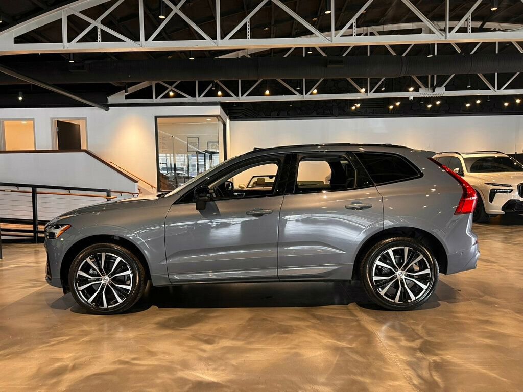 Used 2023 Volvo XC60 B5 Plus image 2