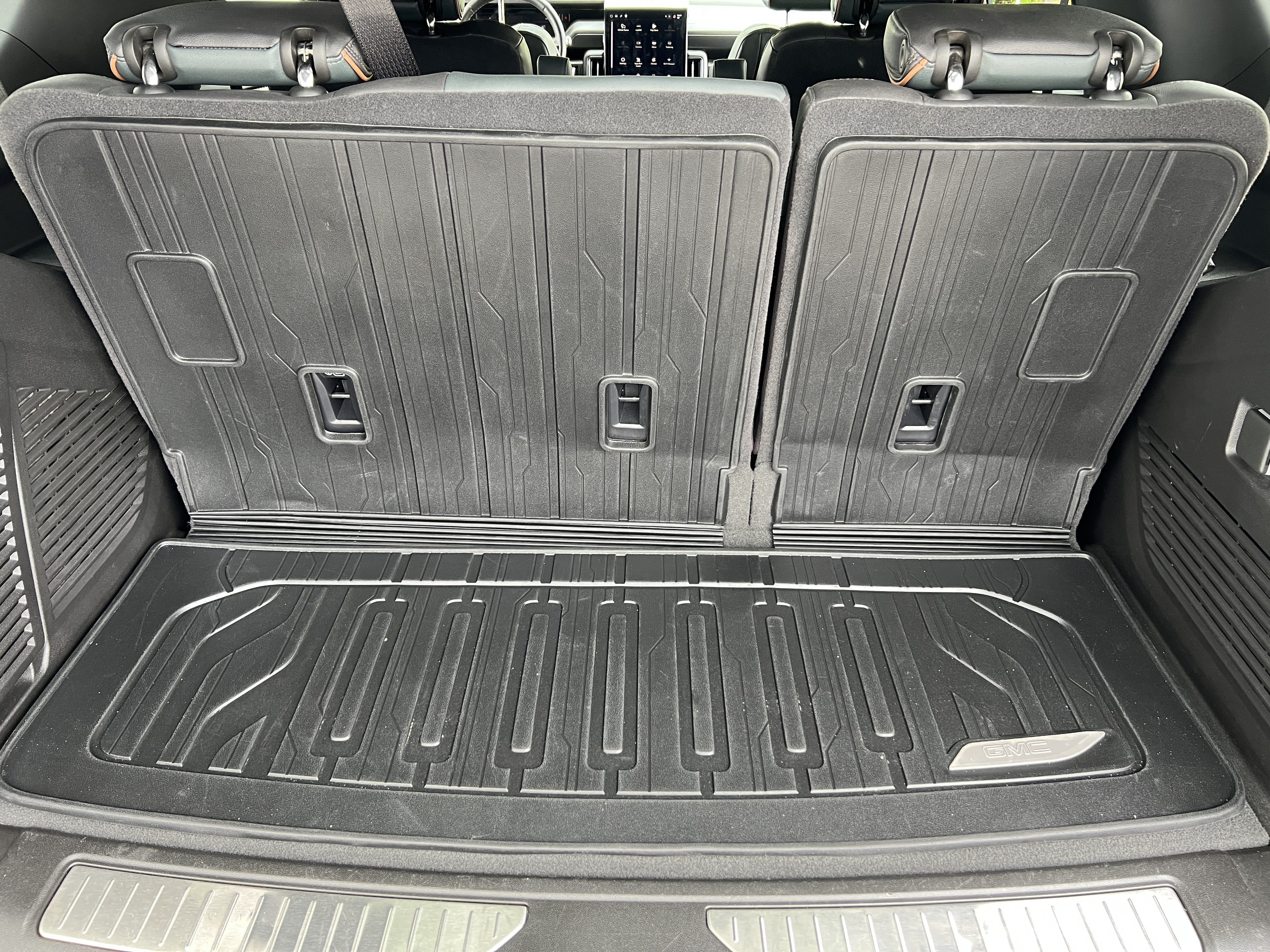 Used 2025 GMC Yukon AT4 w/ AT4 Premium Package AWD/4WD image 20