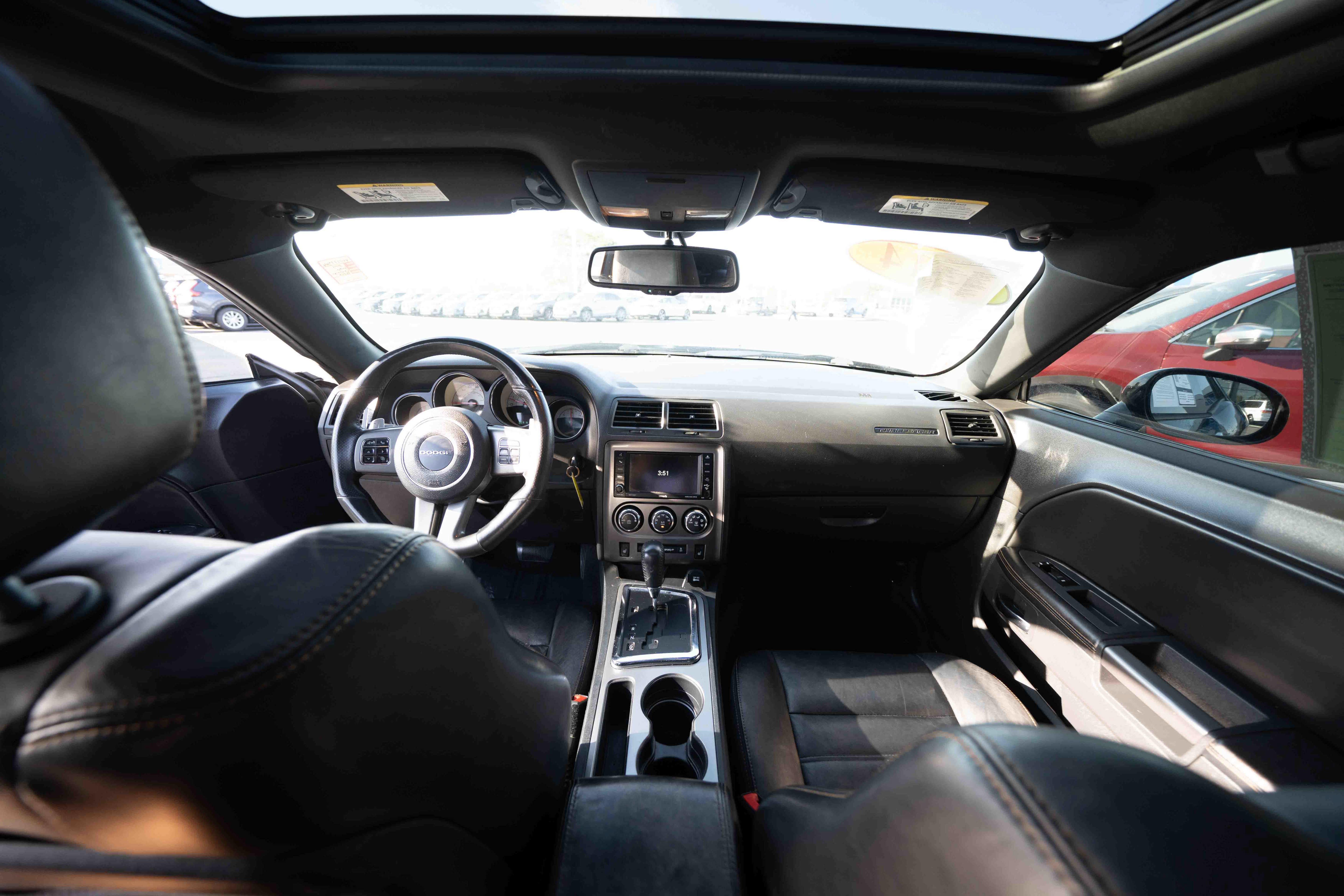 Used 2014 Dodge Challenger SXT RWD image 18