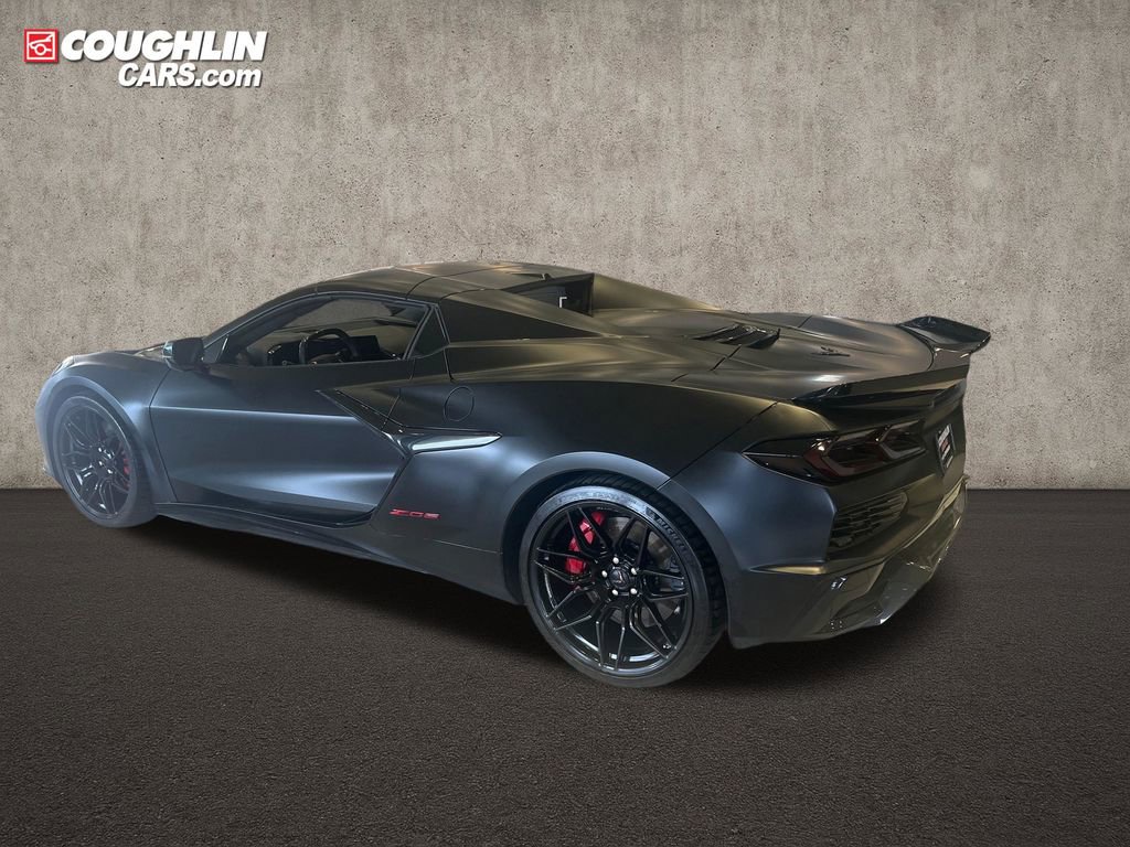 Used 2025 Chevrolet Corvette Z06 w/ Stealth Interior Trim Package RWD image 4