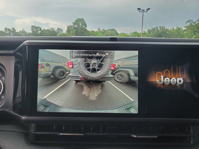 New 2025 Jeep Gladiator Sport AWD/4WD image 17