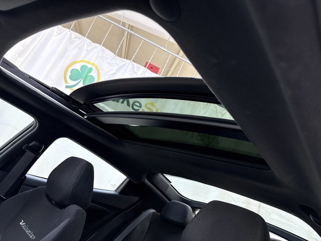 Used 2017 Hyundai Veloster Value Edition image 24