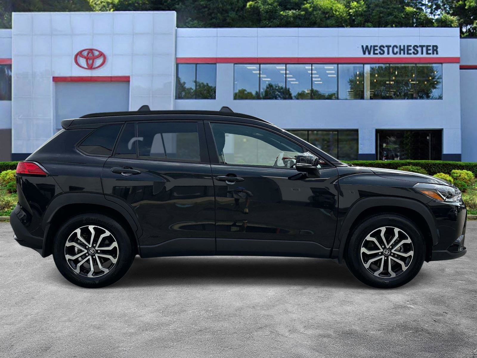 Used 2024 Toyota Corolla Cross AWD Hybrid image 2
