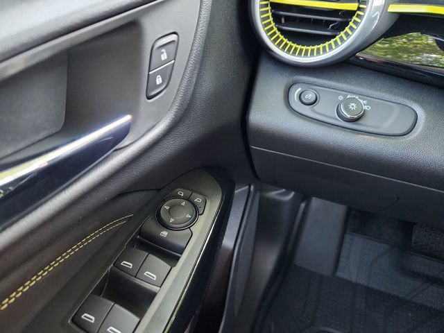New 2026 Chevrolet Trax ACTIV w/ Sunroof Package FWD image 22