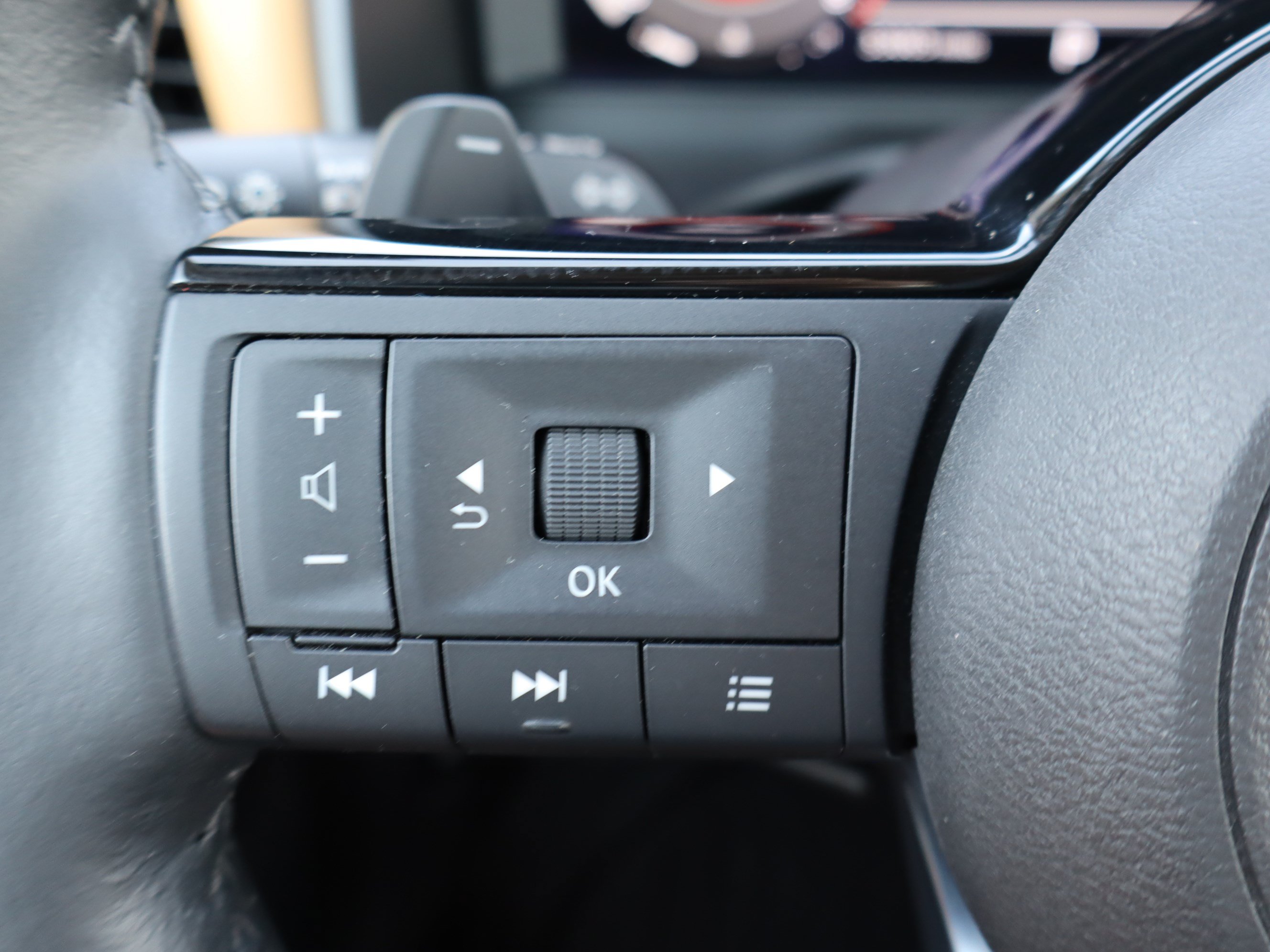 Used 2023 Nissan Rogue Platinum w/ Platinum Premium Package AWD/4WD image 20