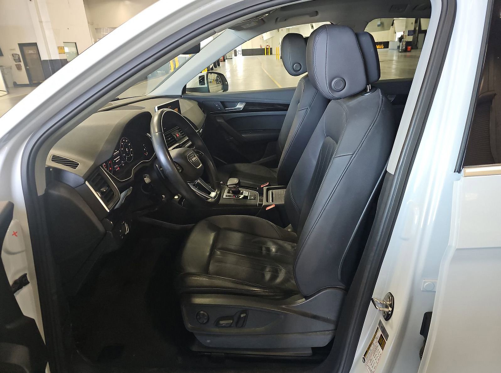 Used 2020 Audi Q5 e Premium w/ Convenience Package AWD/4WD image 7