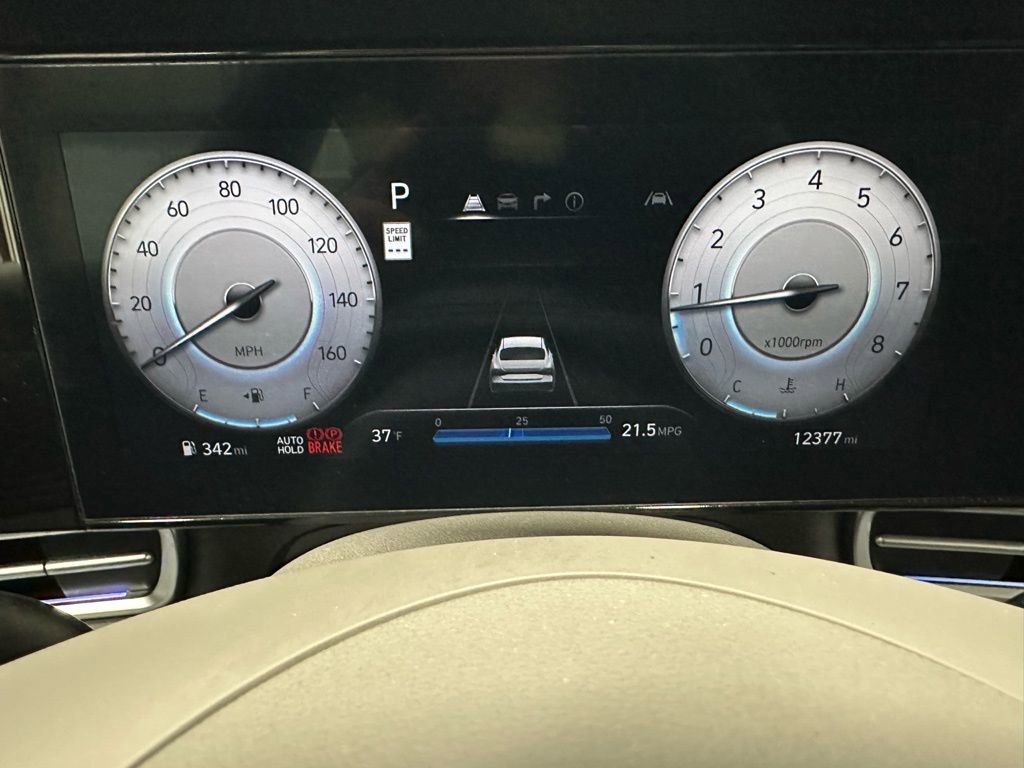 Used 2025 Hyundai Elantra SEL image 23