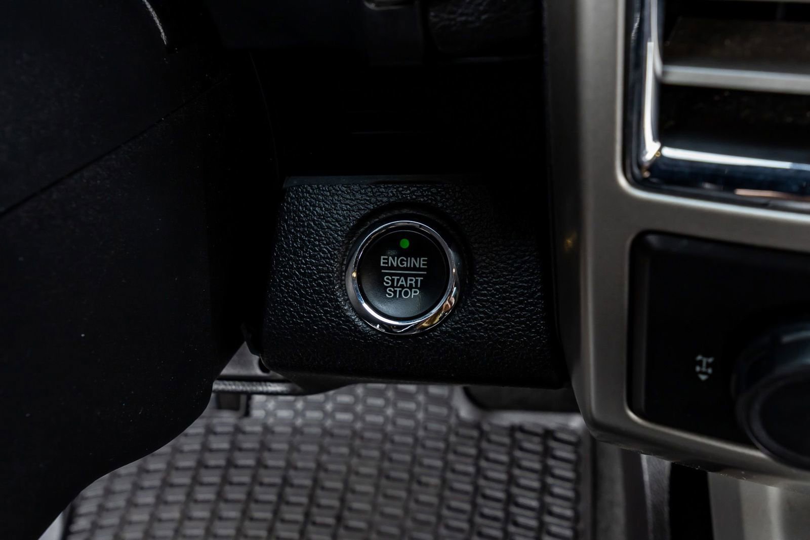 Used 2015 Ford F150 Lariat w/ Equipment Group 502A Luxury image 22