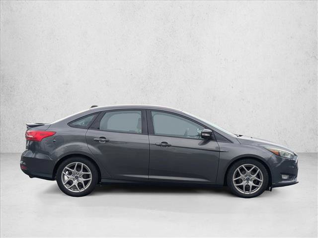 Used 2015 Ford Focus SE w/ Equipment Group 201A FWD image 4