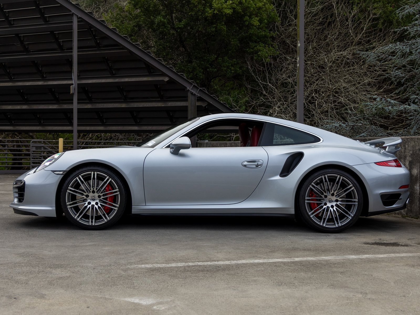 Used 2015 Porsche 911 Turbo image 2
