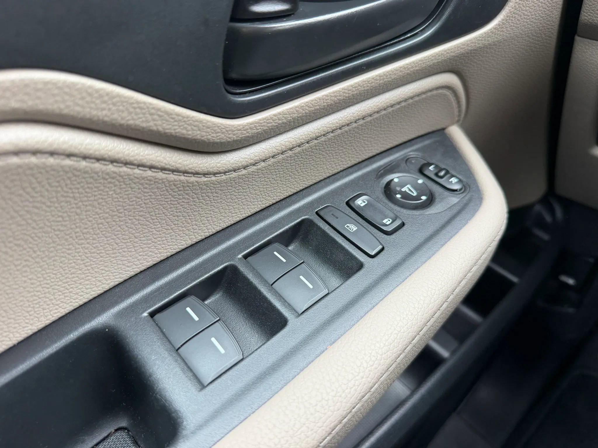 Used 2019 Honda Odyssey EX image 16