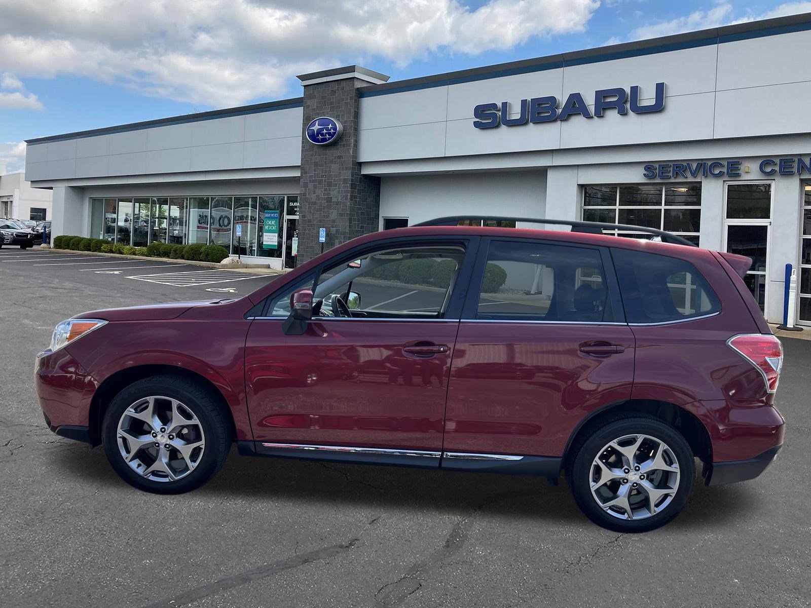 Used 2015 Subaru Forester 2.5i Touring w/ Eyesight & Navigation System AWD/4WD image 4