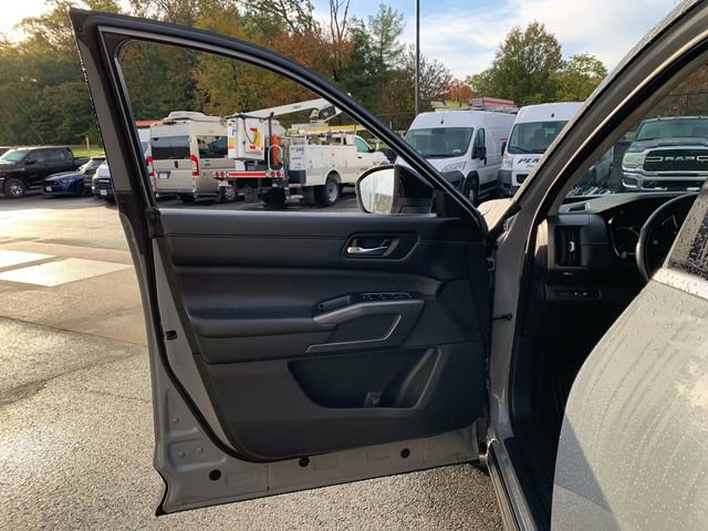 Used 2023 Nissan Pathfinder SL w/ SL Premium Package image 20