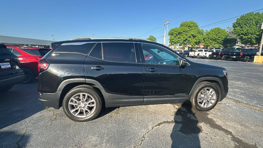 Used 2022 GMC Terrain SLT w/ Infotainment Package II FWD image 12