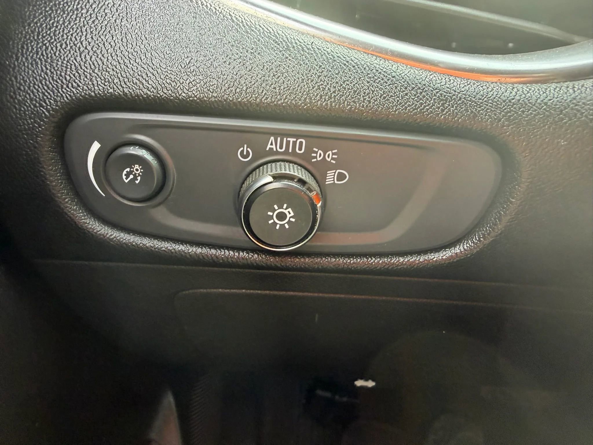 Used 2019 Chevrolet Malibu LT FWD image 17