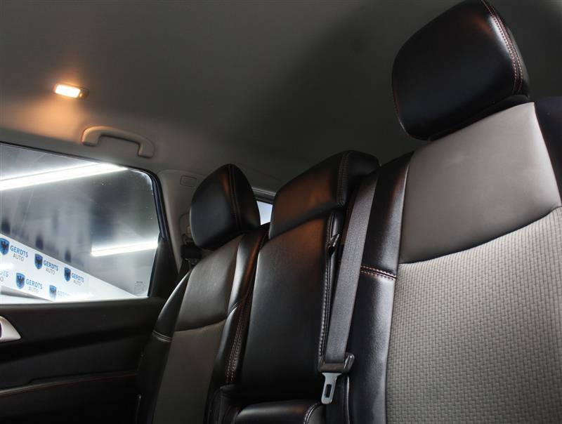 Used 2019 Nissan Pathfinder SV w/ Rock Creek Edition AWD/4WD image 17