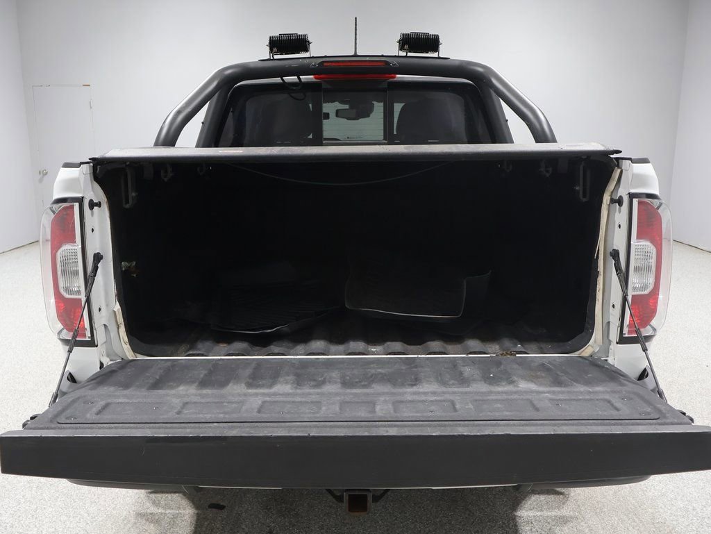 Used 2018 GMC Canyon Denali image 4