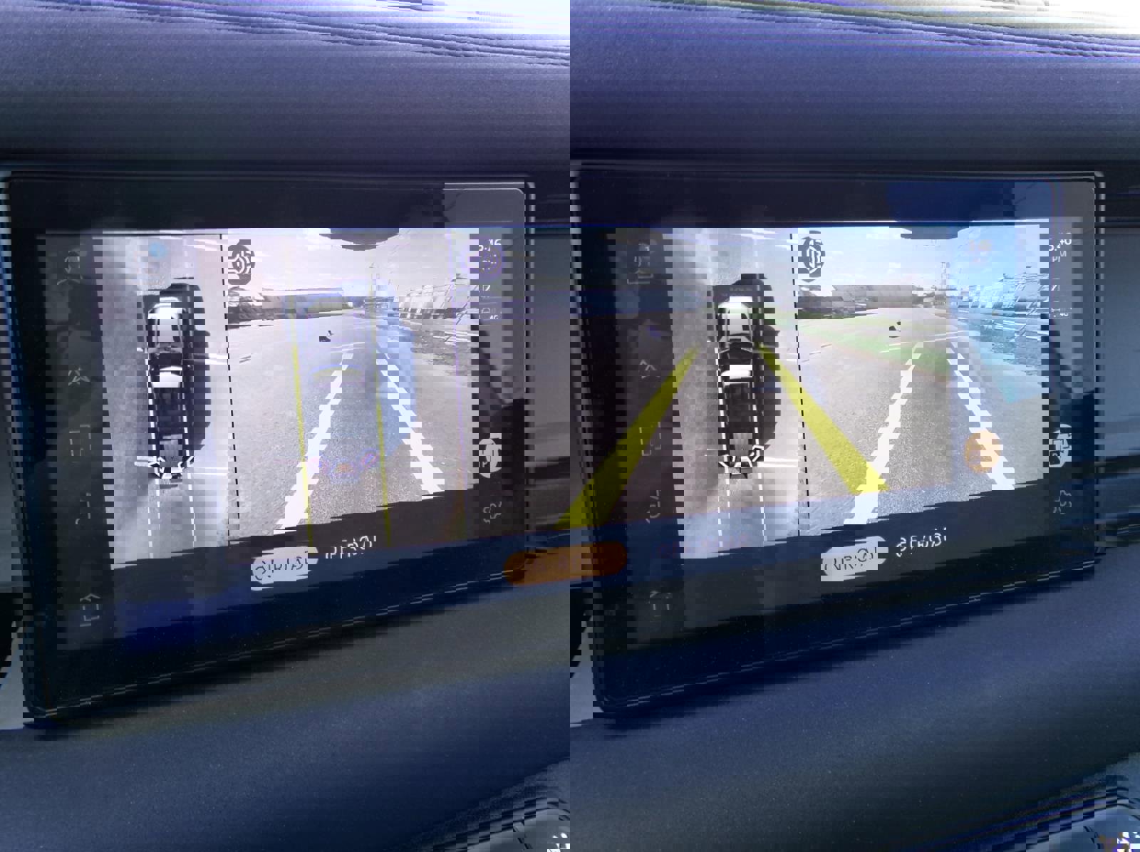 Used 2020 Land Rover Defender 110 SE image 15