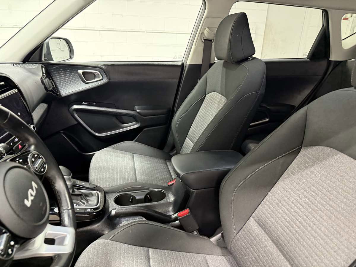 Used 2023 Kia Soul EX image 14