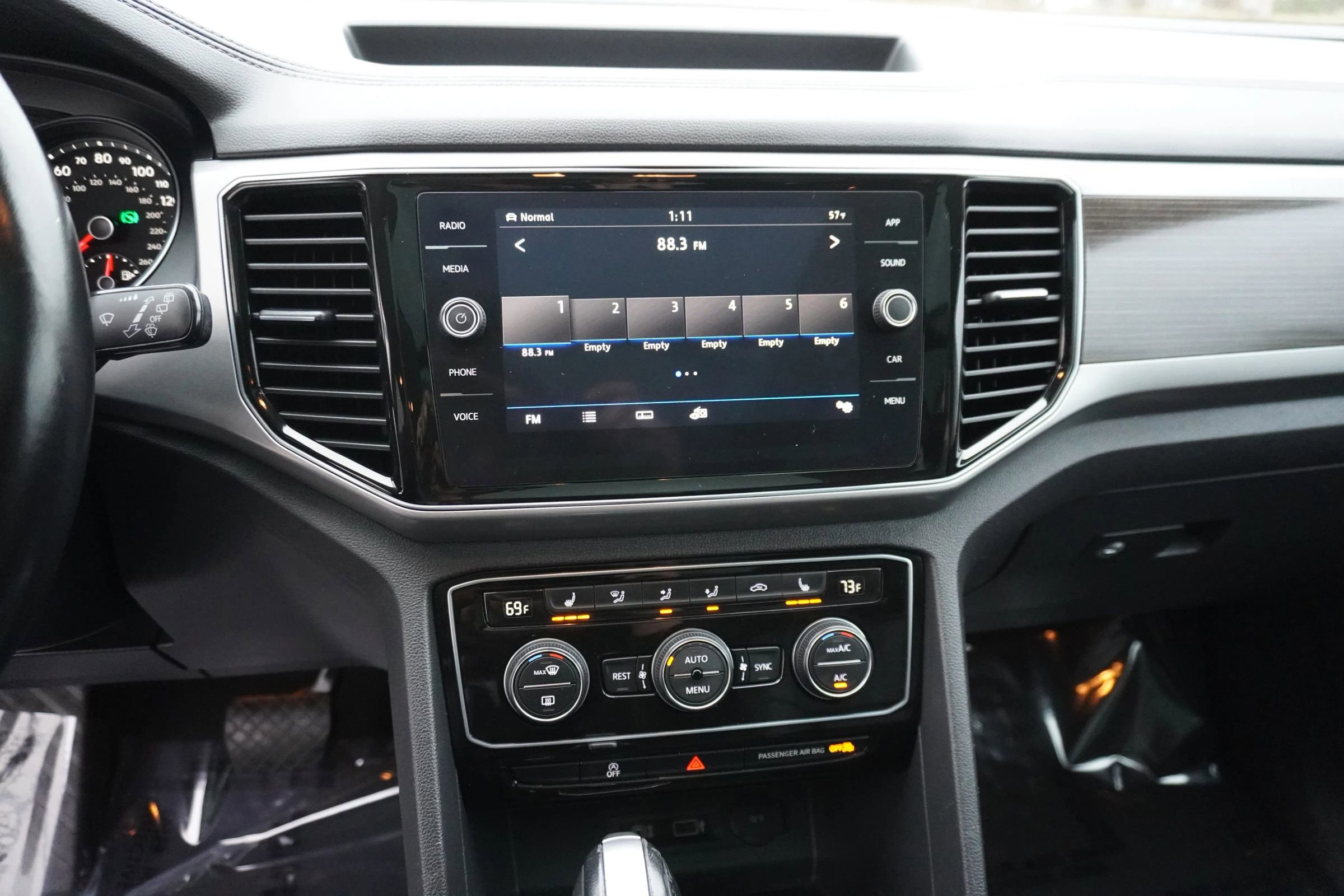 Used 2018 Volkswagen Atlas SEL image 18