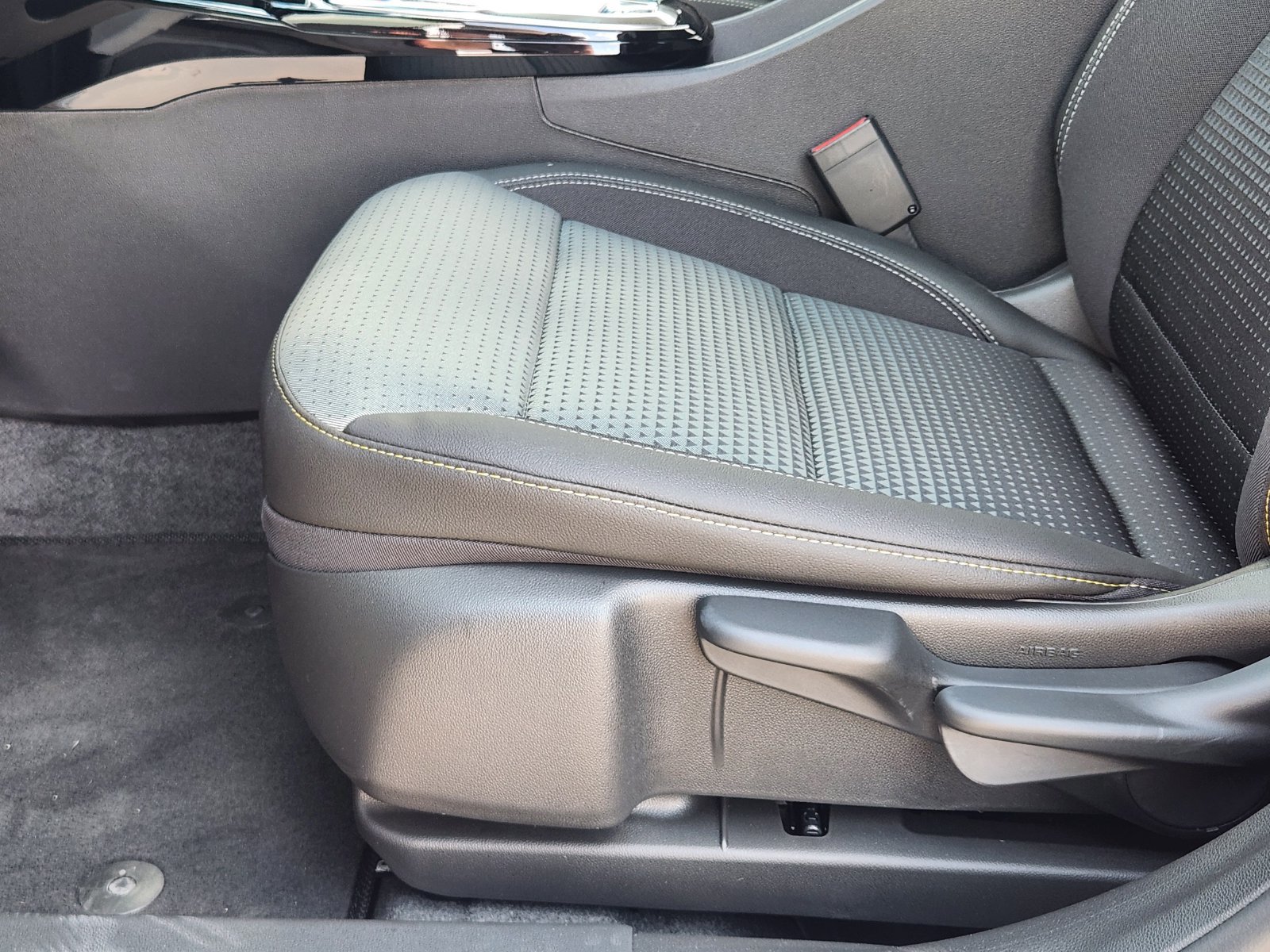 New 2026 Chevrolet Trax LT w/ LT Convenience Package FWD image 21