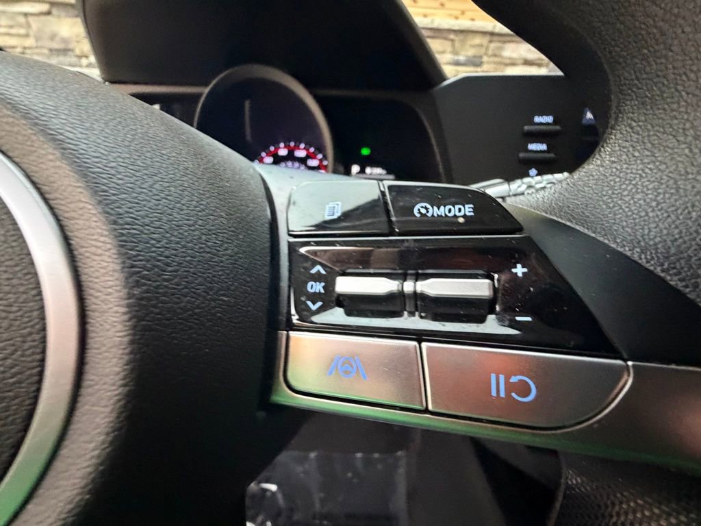 Certified 2023 Hyundai Elantra SEL image 23