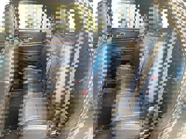 Used 2019 Ford Explorer Platinum image 11