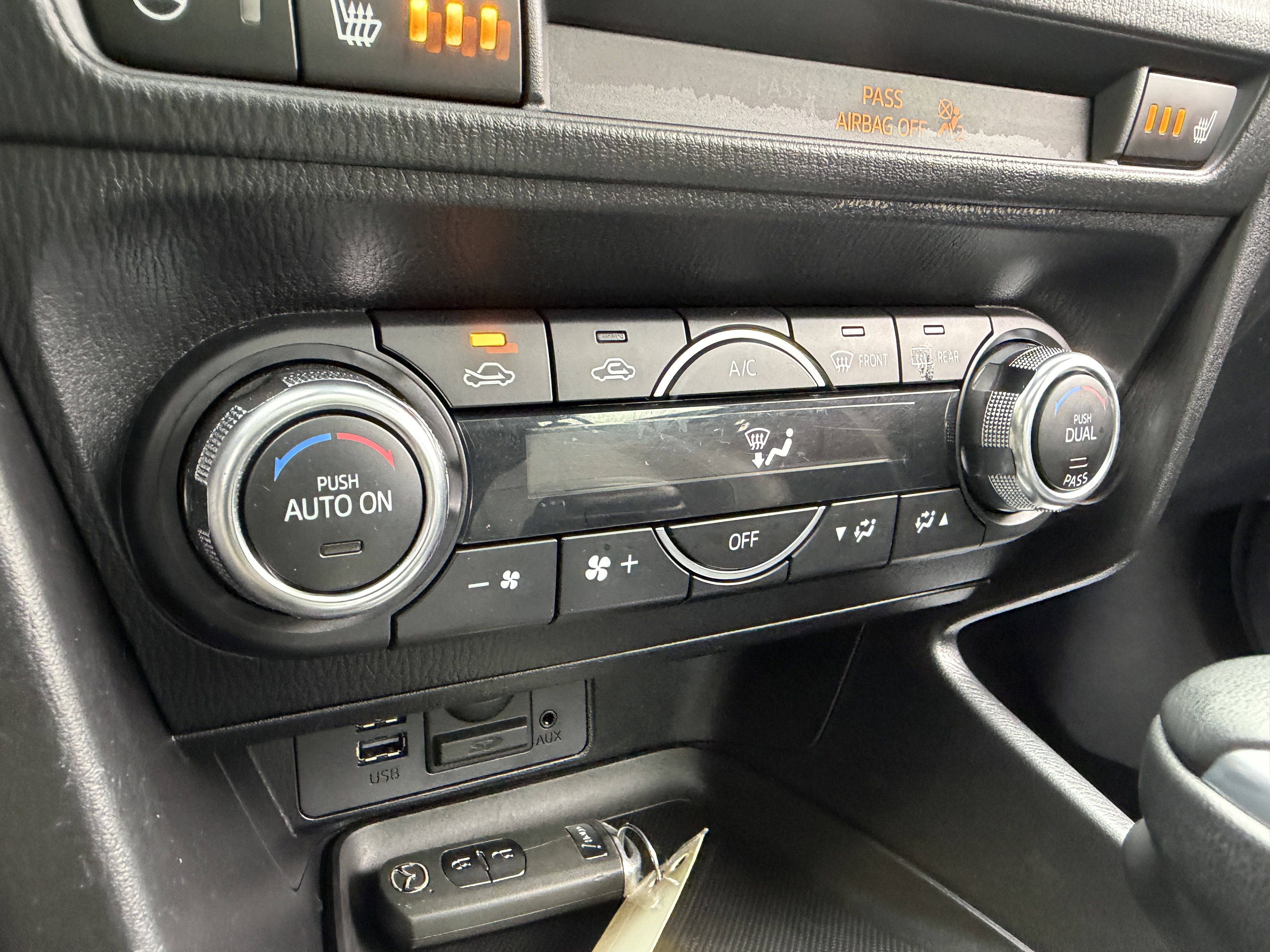 Used 2018 MAZDA MAZDA3 Grand Touring w/ Premium Equipment Package image 37