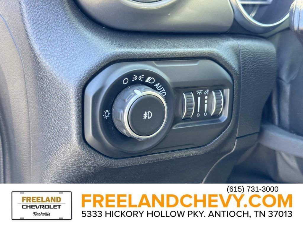 Used 2020 Jeep Wrangler Unlimited Sahara image 23