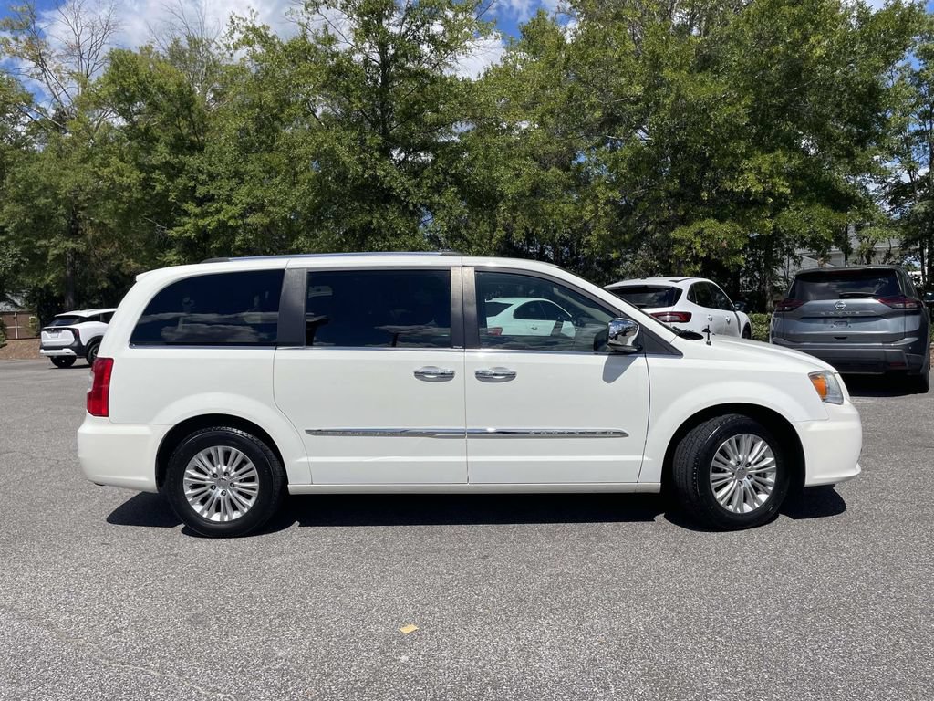 Used 2012 Chrysler Town & Country Limited FWD image 2